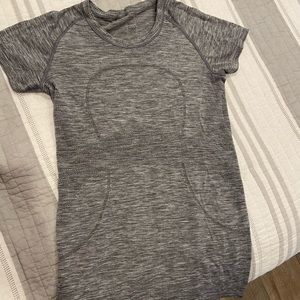 Lululemon Find Your Pace shirt